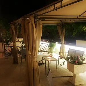 ** Pensión Garden House - Luxury - Only Self Check In Italia